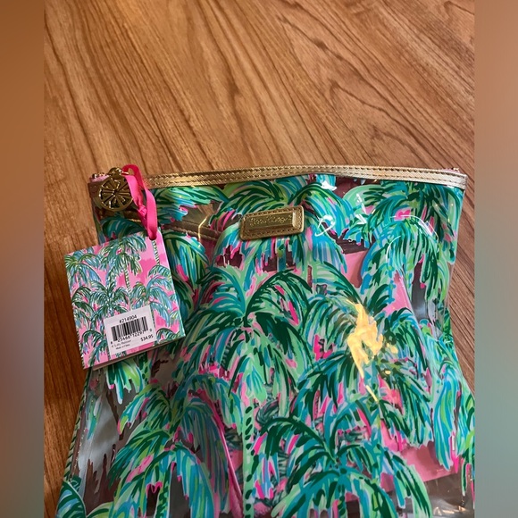 NWT Lilly Pulitzer Beach Day Pouch! - Picture 4 of 9